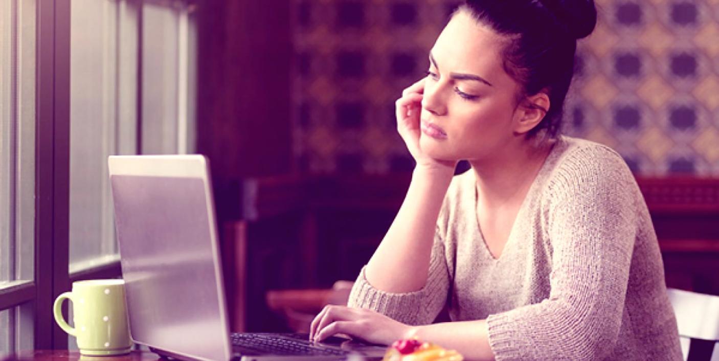 Μαθητές που συμμετέχουν σε διαδικτυακά μαθήματα